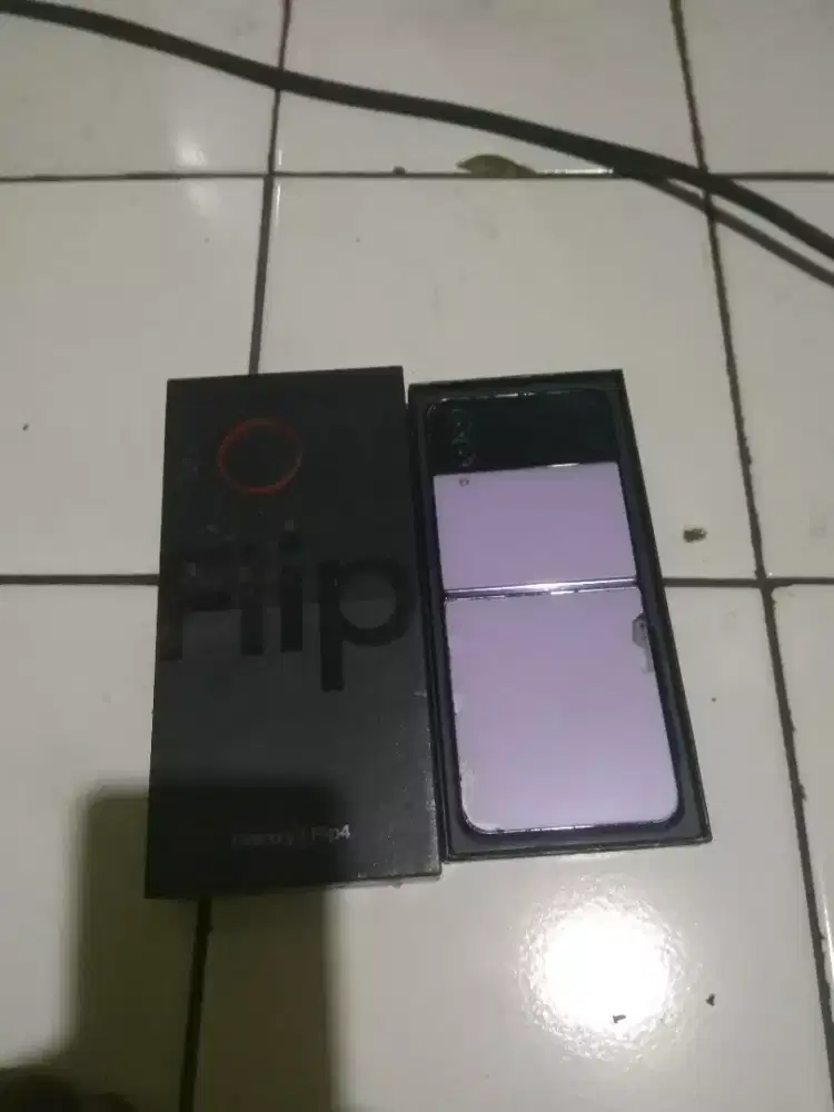Samsung z flip 4 minus pemakaian pribadi