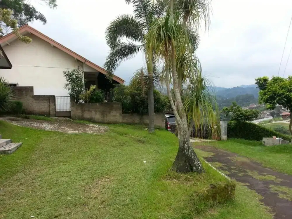 Harga Murah, Rumah HItung Tanah di Ciumbuleuit Kota Bandung