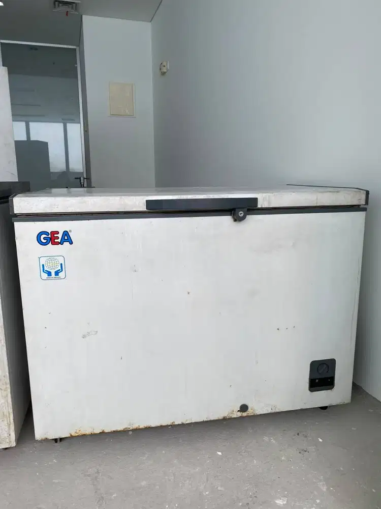 Jual GEA Freezer 330L second