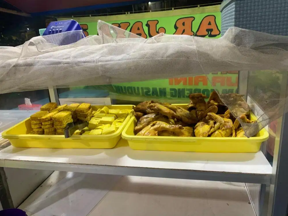 Karyawan wanita utk Pecel Lele