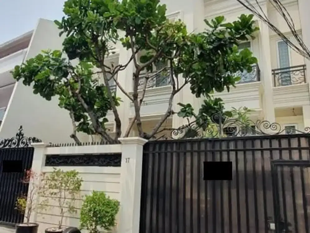 Dijual Rumah Mewah Strategis di Kebon Kacang, Tanah Abang Jakarta Pusat
