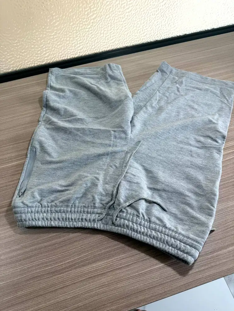 Celana Pendek Santai / Sweat Short Grey Misty