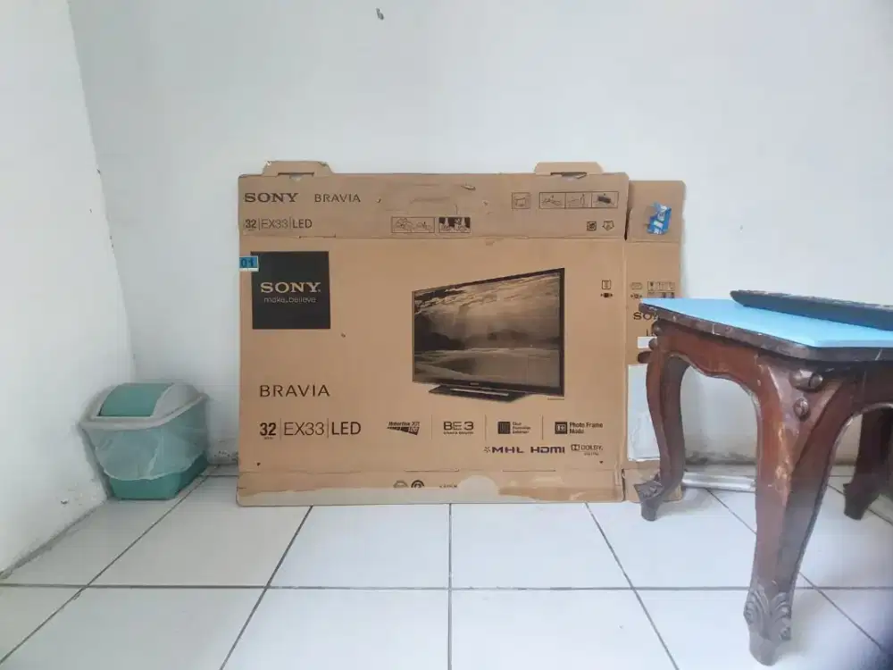 Di jual tv sony Bravia berukuran sedang