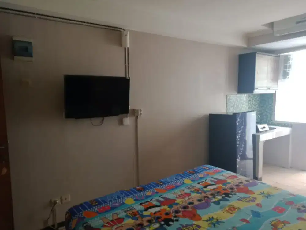Disewakan apartemen tipe studio furnished bersih jakarta barat