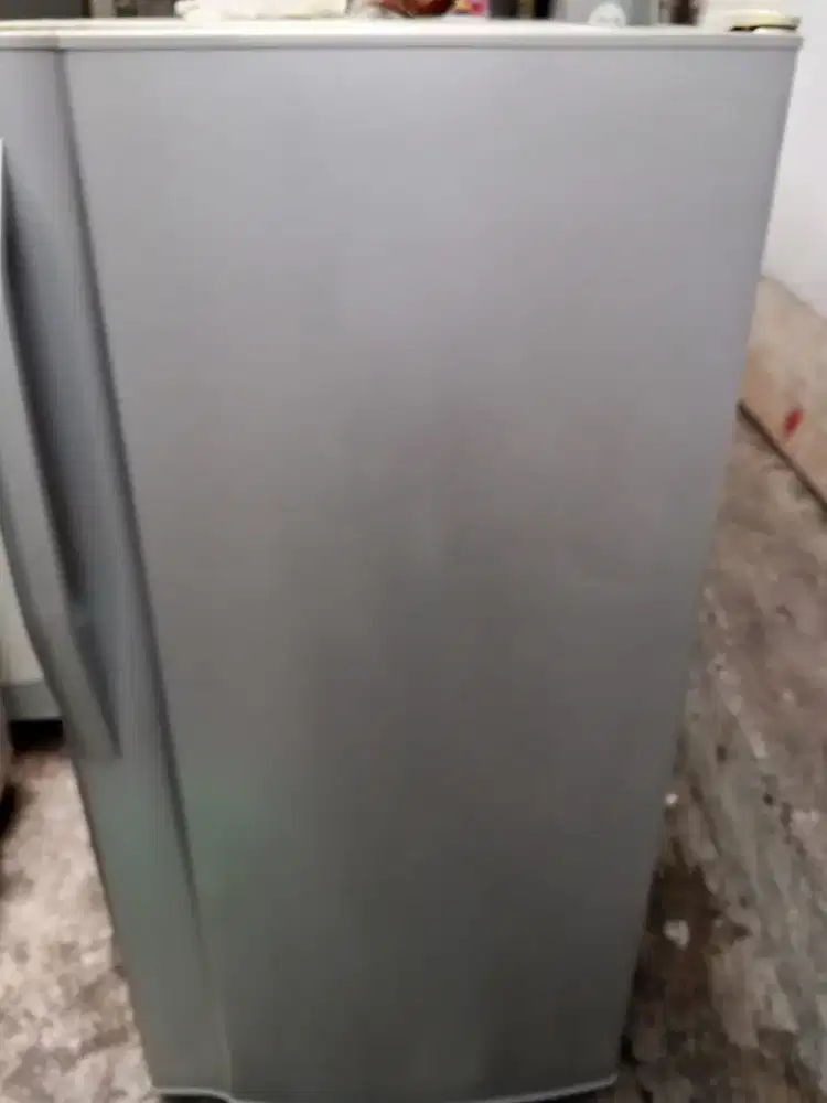 kulkas sharp abu