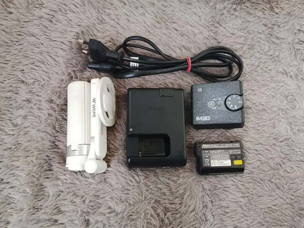 FLASH GODOX & CHARGER BATTERY NIKON ORIGINAL
