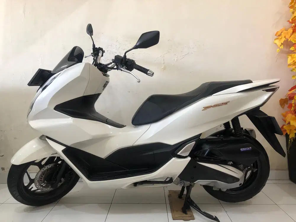 Honda PCX 160 ABS putih!!