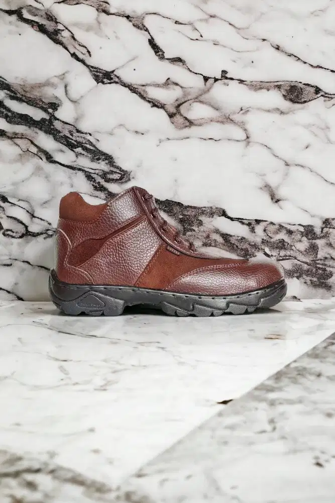 Berkualitas Sepatu safety high cut Batam
