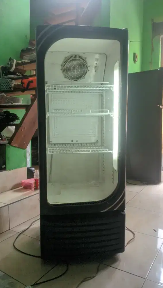 dijual showcase gea