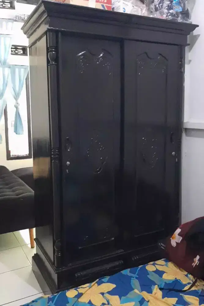 DIJUAL LEMARI JATI JEPARA