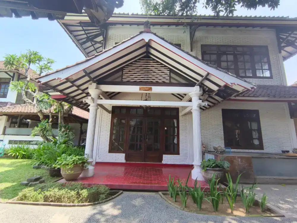 DISEWA VILLA 4BR SANUR –RUANGAN LUAS| SHARED BIG POOL|PAVILIUN OUTDOOR