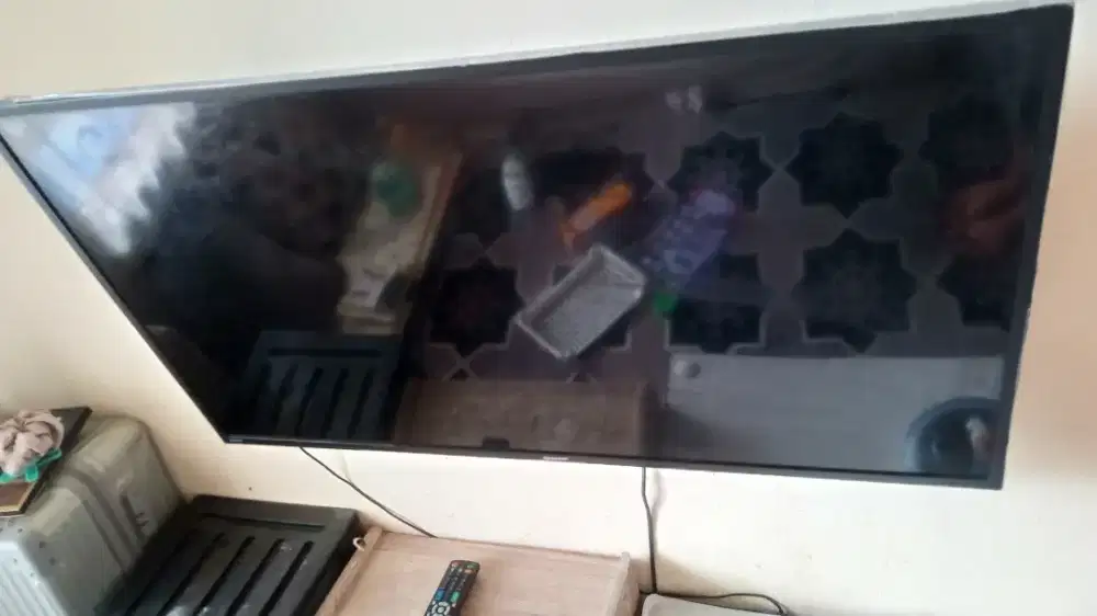 TV SHARP Aquos LED 43 in mulus