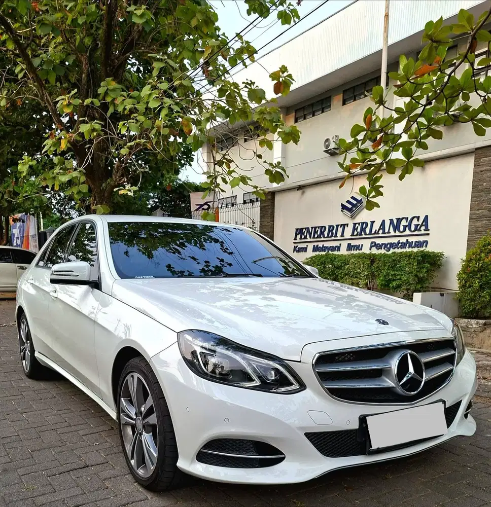 Mercedez Benz E250 2014 Low KM (50rb Mil)