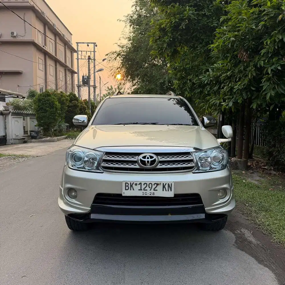 (DP78JT) Toyota Fortuner 2.5 G TRD Matic 2010