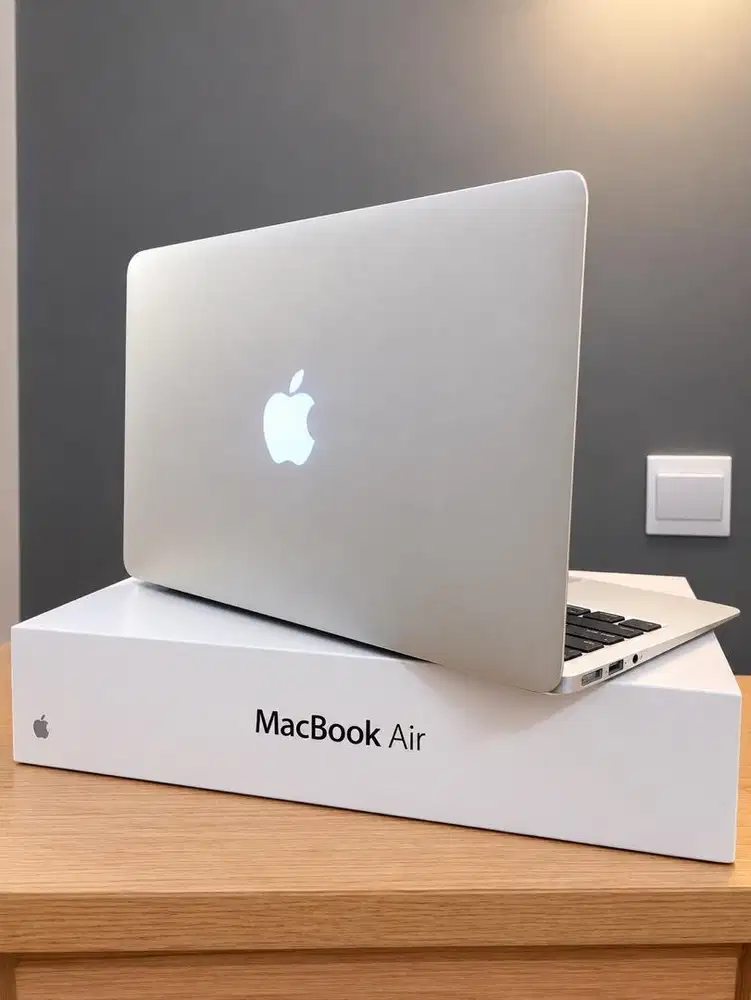 Macbook Air 13 ibox 2017 + Bonus Case dan Tas