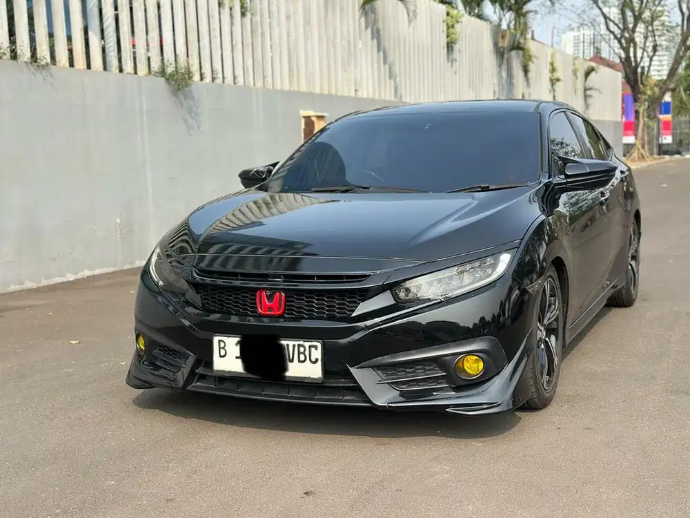 DIJUAL MOBIL HONDA CIVIC SEDAN PRESTIGE 2018 HITAM