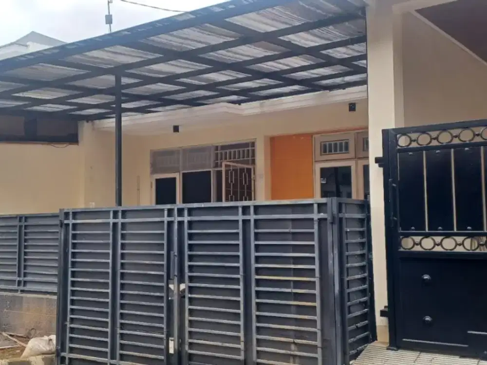 DISEWAKAN RUMAH DI PERUMAHAN TAMAN MODREN CAKUNG