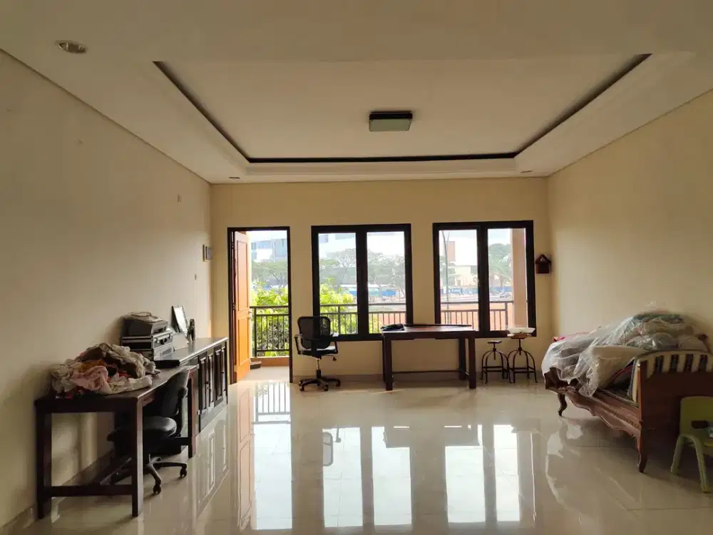 Disewakan Ruko di Somerset, Kota Wisata