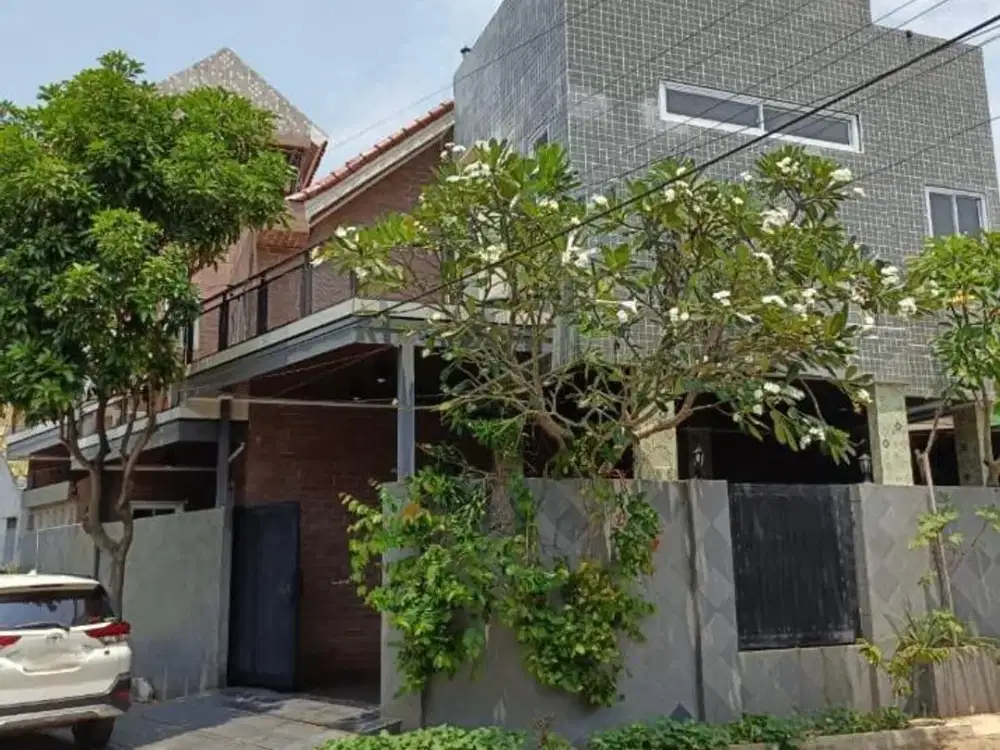 RUMAH CANTIK MINIMALIS, POSISI HOEK DI GRAND NUSA INDAH CILEUNGSI