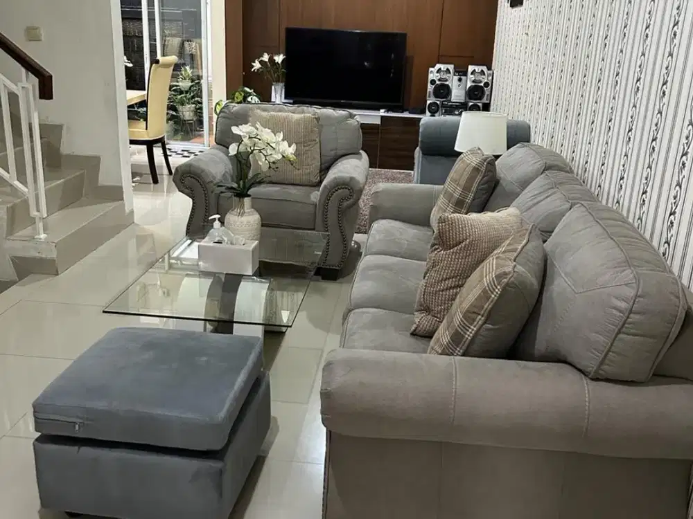 Rumah Cantik, Rapih, 2 Lantai di Cibubur Country