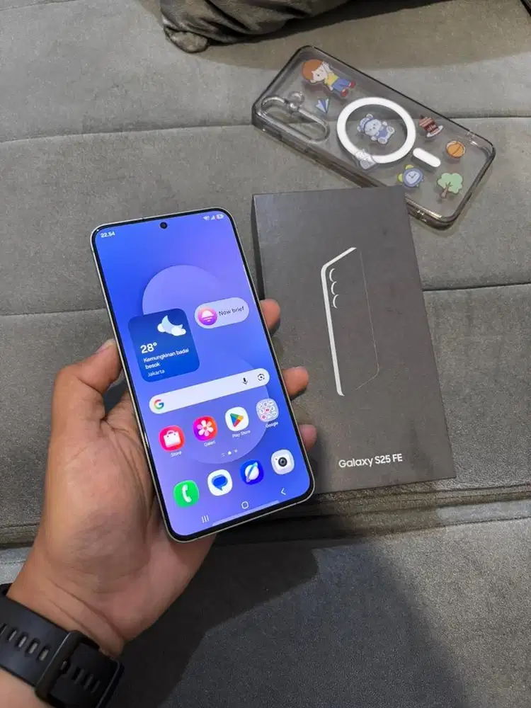 Samsung S25 FE ram 8/256 GB Fullset Garansi 5 bulan lagi. Unit mulus