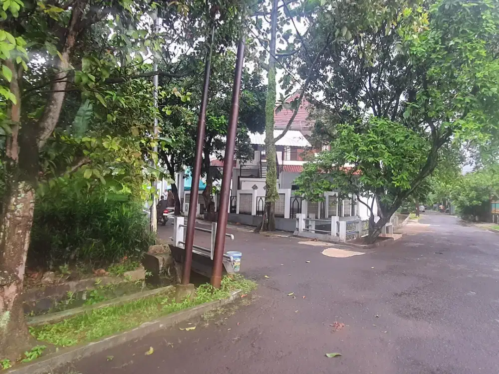 Kavling Luas 242 m2 Dekat Akses Tol Cibubur