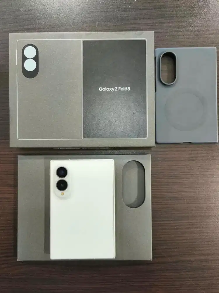 Samsung galaxy Z fold 8 ram 12/512 like new
