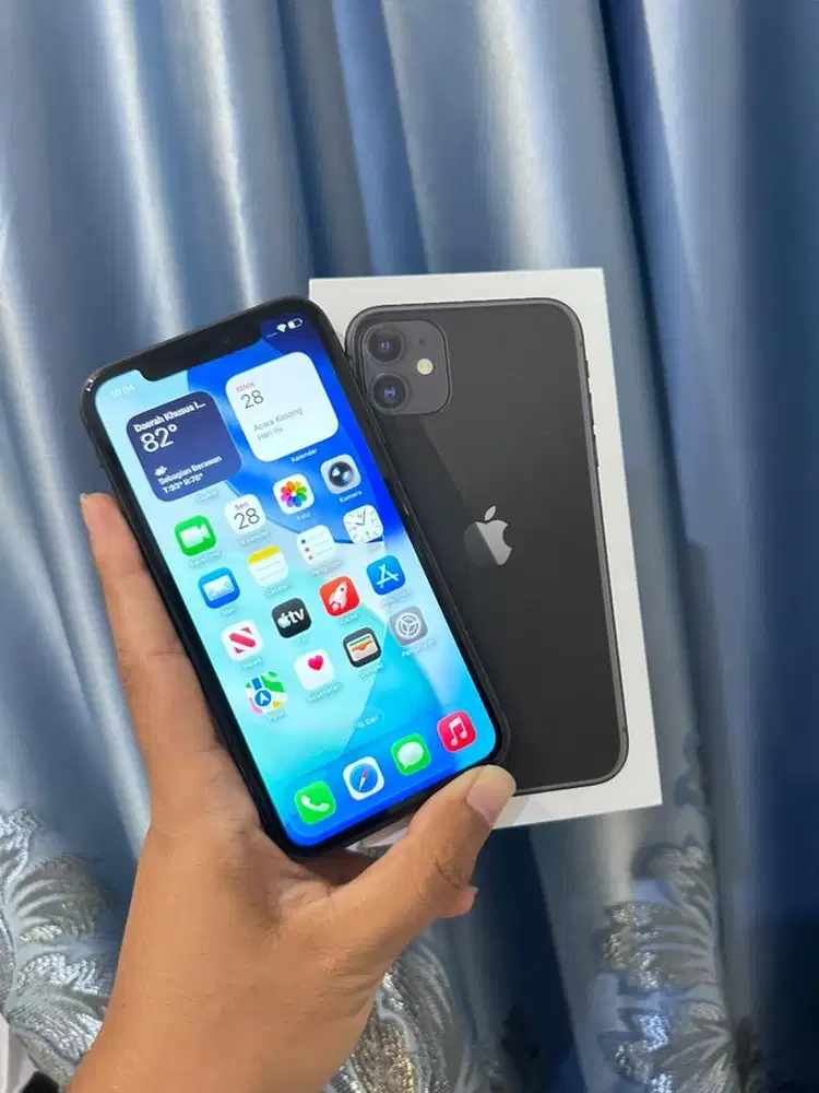 Iphone 11 64 GB IBOX Fullset bonus kepala charger mulus siap pakai
