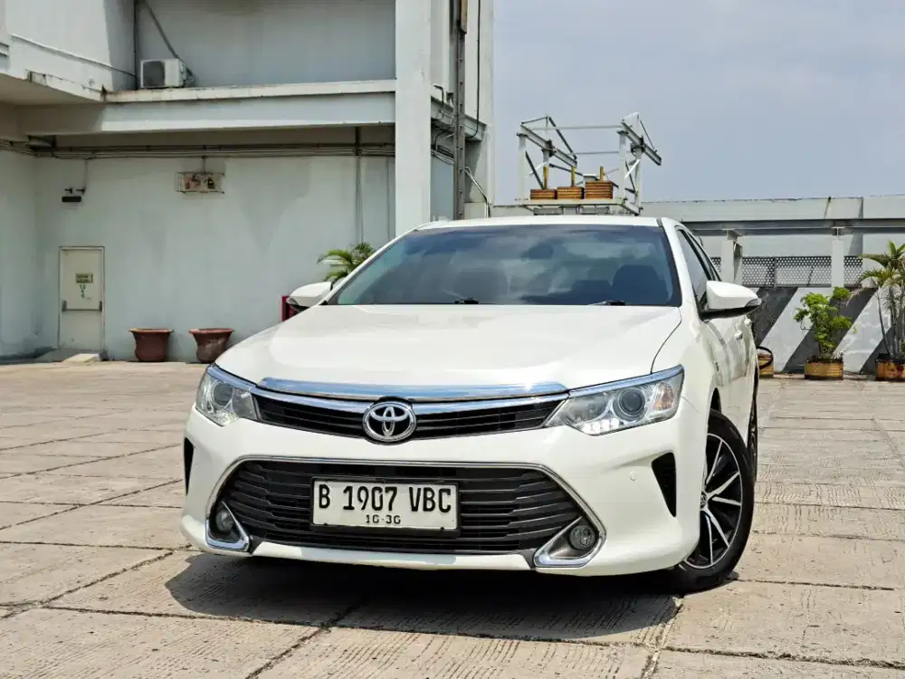 DP 20Jt Toyota Camry V 2.5 AT Matic Automatic 2015 Putih Siap Pakai