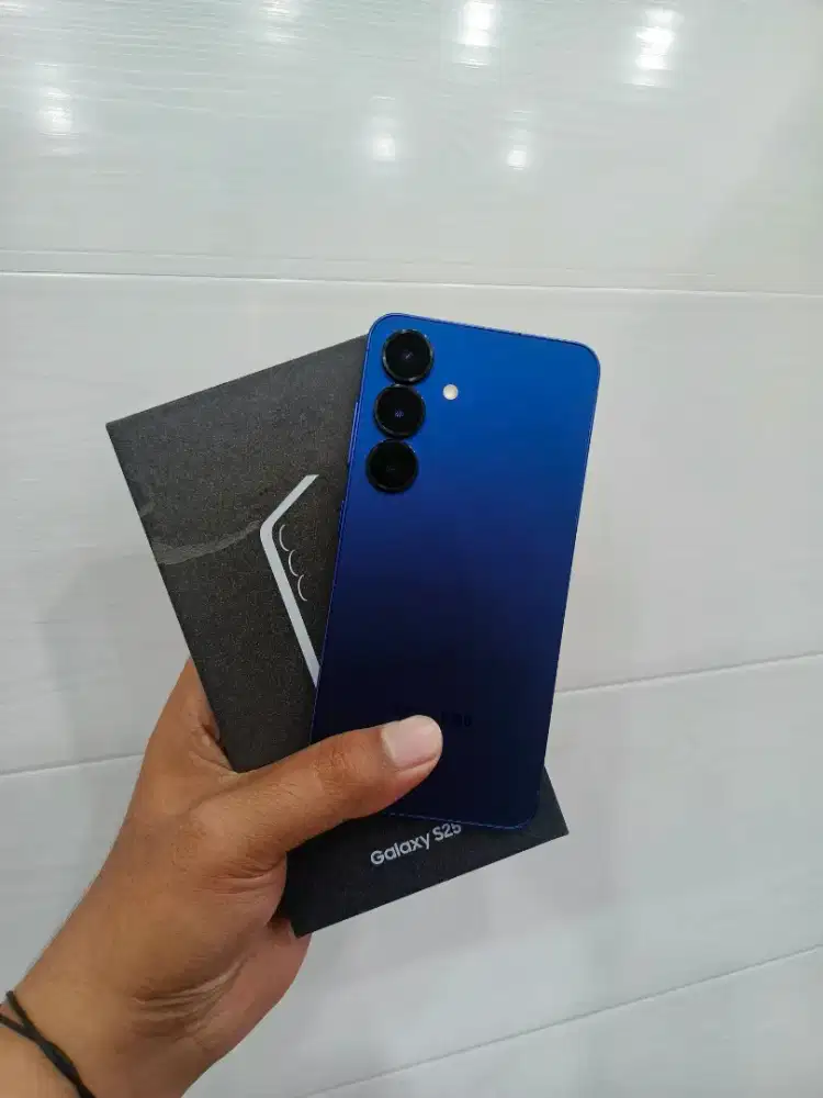Samsung S25 12/256Gb