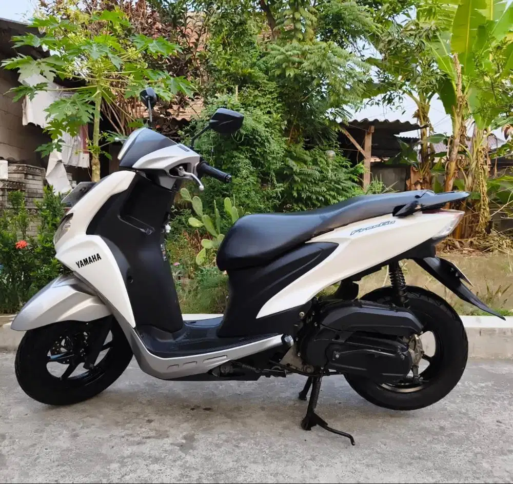 YAMAHA FREEGO 2019 PUTIH PERAK
