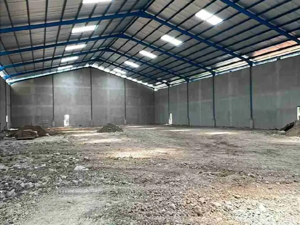 DISEWAKAN GUDANG LB 979 M2 LOKASI STRATEGIS DI LEGOK TANGERANG