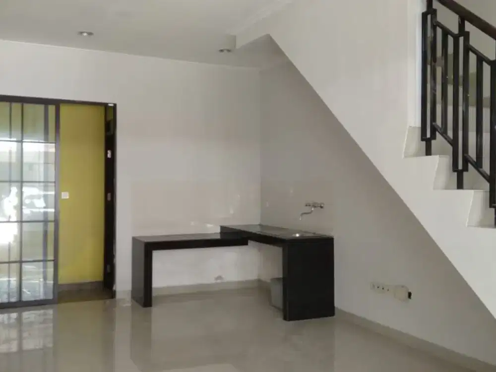 Dijual Cepat Rumah Greenlake City SHM di Cluster East Asia By Rumah Chinida (Ay)