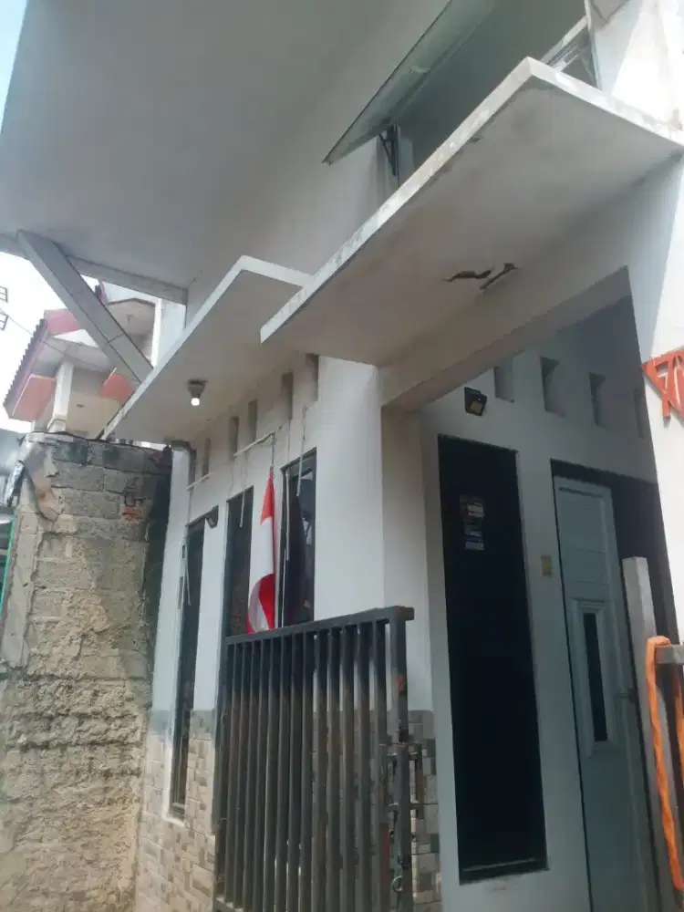 Rumah minimalis letak strategis di Jaksel