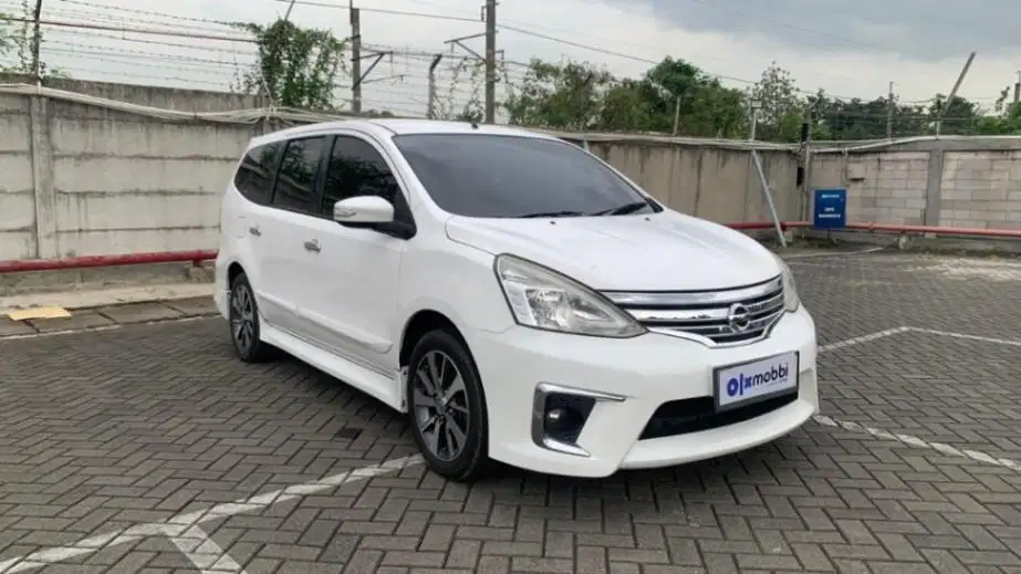 DP 8, JT Nissan Grand livina 1.5 Highway Star Autech-AT Putih 2019