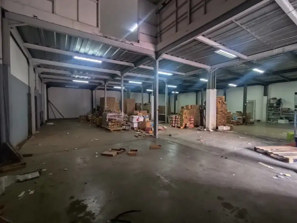 Disewakan Gudang 2 Gandeng 18x24 di Green Sedayu Bizpark, Cakung, Jakarta Timur akses tol