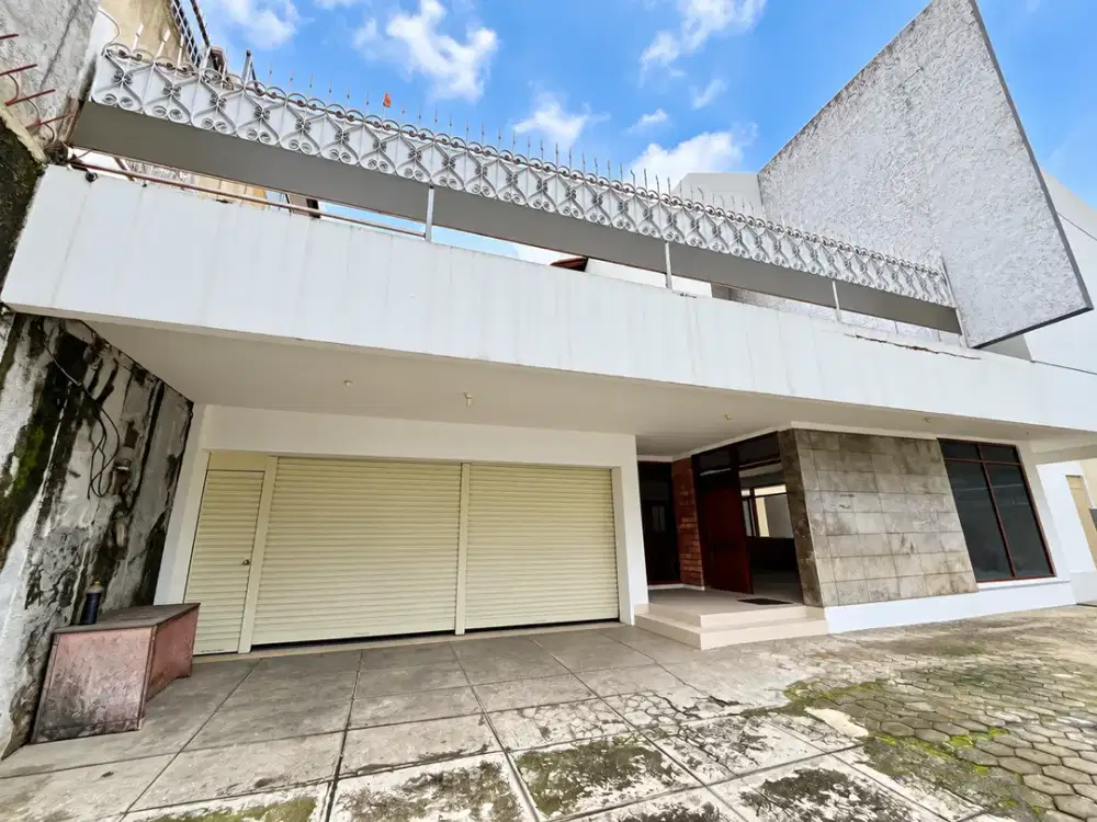 Rumah Tanah 500 m² Carport 4 Mobil di Kebayoran Baru Jaksel WT-19288