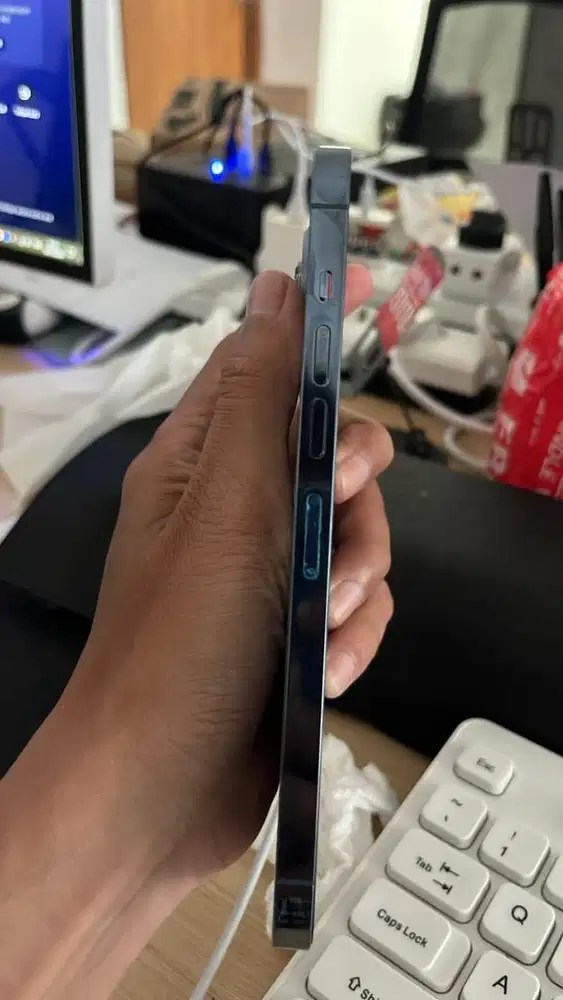 IPHONE 13 pro max inter like new