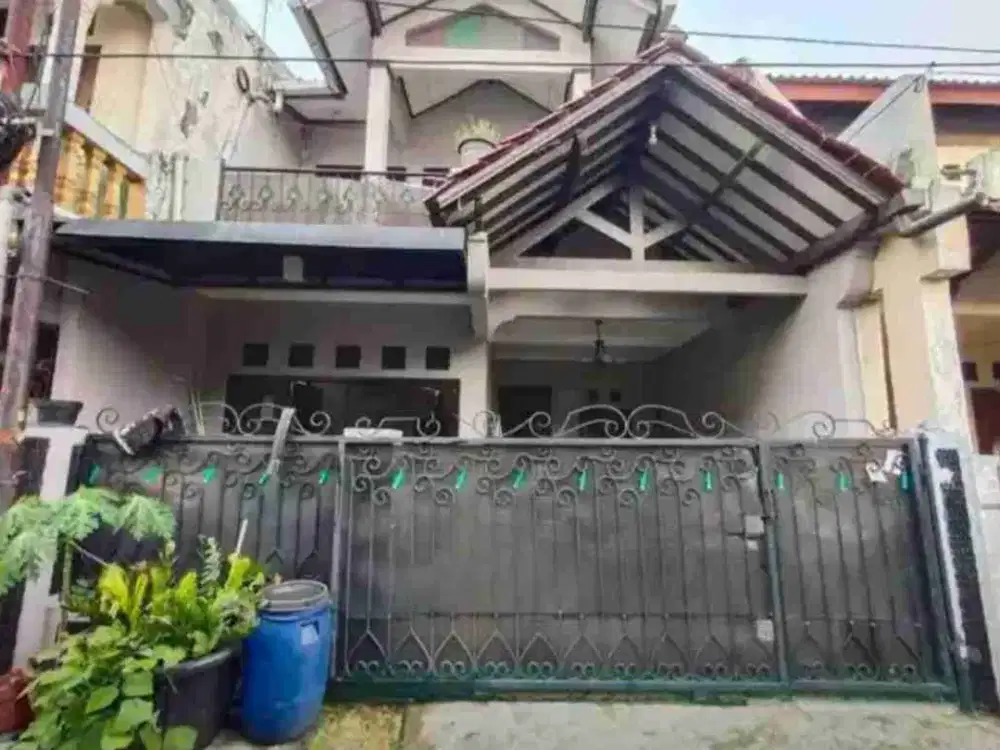 Rumah megah di taman Malaka - pondok kelapa