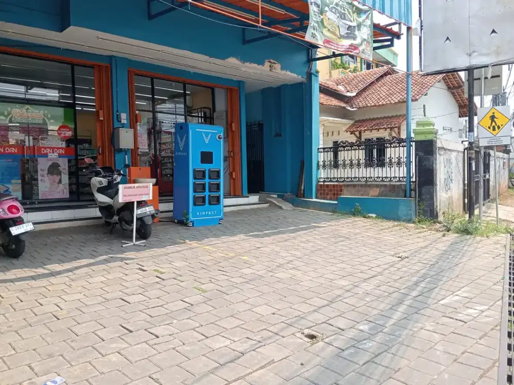 Tempat Usaha di Lantai 2, Pinggir Jalan Utama, Strategis, Dekat Tol, Nego
