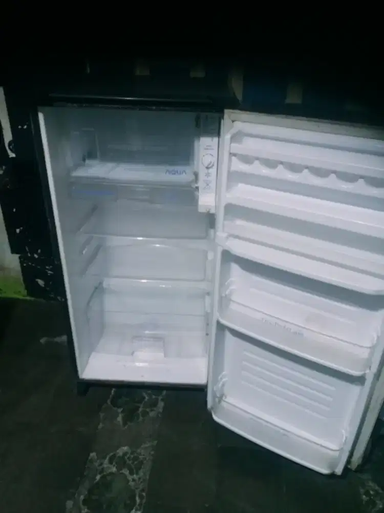 Jual kulkas AQUA 1 pintu mesin ori dingin beku normal bisa diantar