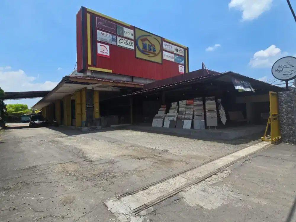Tanah Bonus Bangunan Eks Toko Bangunan di Jalan Raya Sukowati, Sragen