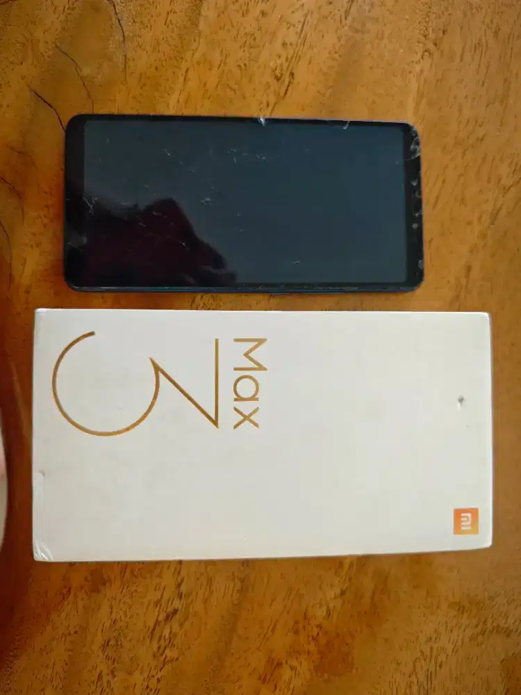Xiaomi Mi Max 3 4/64gb broken screen