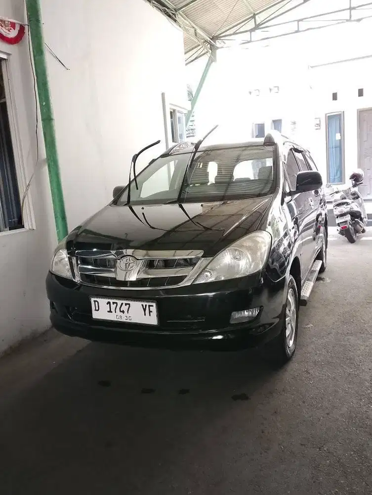 DP 13 JT Toyota Kijang Innova 2.0 Tipe E Manual 2006 Bensin JOss