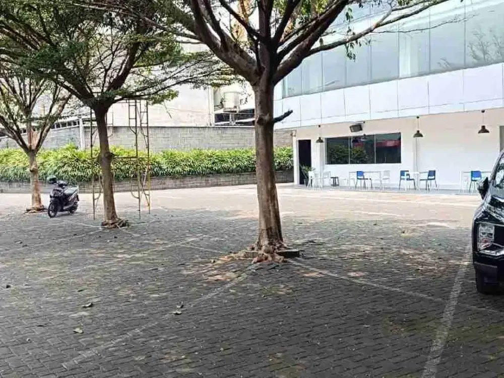 DISEWAKAN AREA BANGUNAN DAN LAHAN PARKIR DI ALTERNATIF CIBUBUR