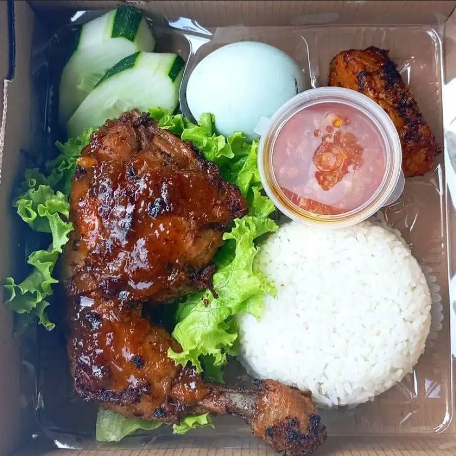 Menerima pesanan nasi kotak untuk berbagai macam acara