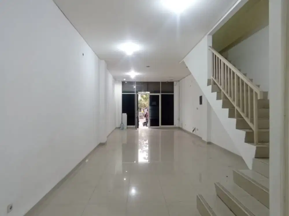 Ruko 3 Lantai  Golf Lake Paris Siap Pakai - Cocok untuk Kantor & Usaha