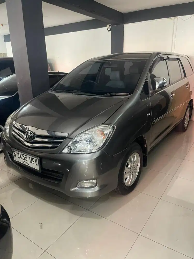 Innova V 2010 Luxury Matic Cash !!