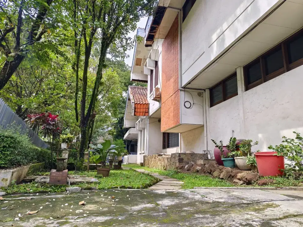 Rumah Murah Hitung Tanah Area Elite Dekat SMA 5 Sayap Riau Bandung