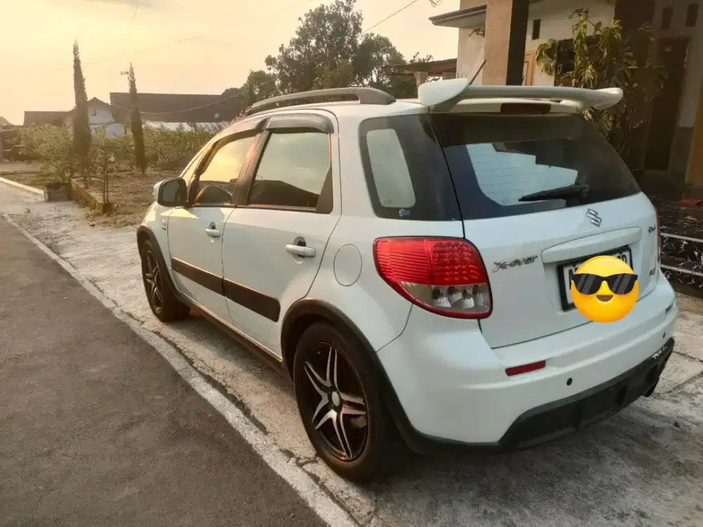 Suzuki SX4 x-over tipe RC1 (Tipe Tertingginya) Putih M/T